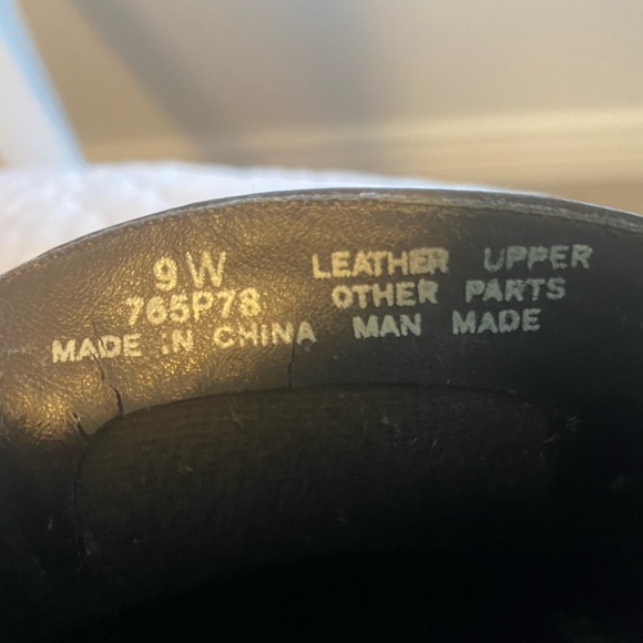 Naturalizer brown loafer in size 9 wide. Gently used but in good condition. - Picture 9 of 9